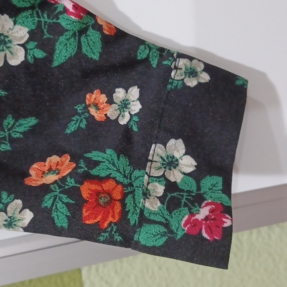 Philosophy Republic Clothing XS Black Polyester shirt w/bright floral pttrn. - Picture 4 of 8